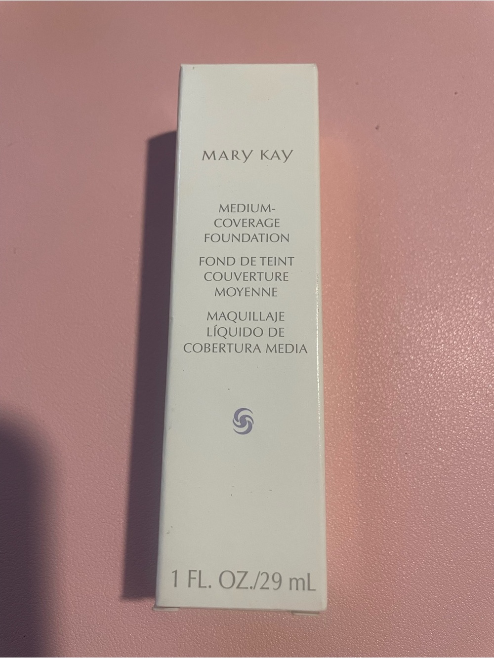 Mary Kay Medium-Coverage Foundation - shade Ivory 1